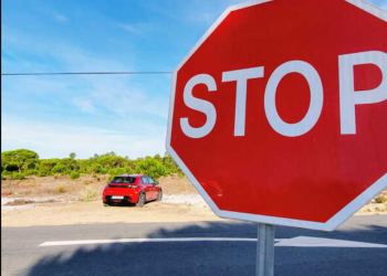 Ne pas marquer un “stop” ne serait plus éliminatoire ? L’examen du permis pourrait évoluer… 15 Ne pas marquer un “stop” ne serait plus éliminatoire ? L’examen du permis pourrait évoluer… Ne pas marquer un “stop” ne serait plus éliminatoire ? L’examen du permis pourrait évoluer…