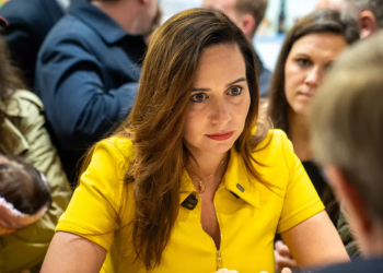 Sarah Knafo : scandale, insultes… Sa venue au Salon de l’agriculture tourne au vinaigre 12 Sarah Knafo : scandale, insultes… Sa venue au Salon de l’agriculture tourne au vinaigre Sarah Knafo : scandale, insultes… Sa venue au Salon de l’agriculture tourne au vinaigre