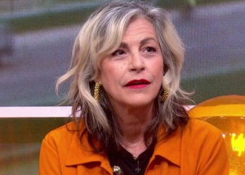 “Une banane” : Lio agressée en pleine émission avec un fruit, elle s&rsquo;insurge, “Des ringards”