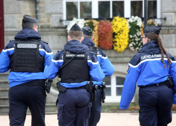 Elle arrivait « en Porsche à la brigade » : une gendarme accusée d’avoir soutiré un million d’euros à un riche retraité 13 Elle arrivait « en Porsche à la brigade » : une gendarme accusée d’avoir soutiré un million d’euros à un riche retraité Elle arrivait « en Porsche à la brigade » : une gendarme accusée d’avoir soutiré un million d’euros à un riche retraité