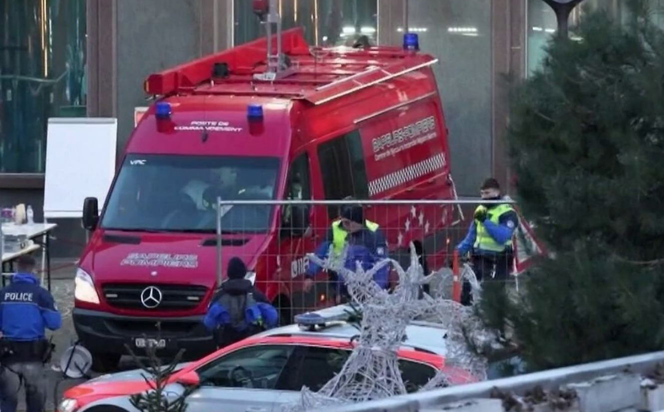 Drame de Crans-Montana : "J’ai la moitié de l’oreille qui a fondu", un jeune rescapé témoigne après avoir subi neuf greffes 3 Drame de Crans-Montana : "J’ai la moitié de l’oreille qui a fondu", un jeune rescapé témoigne après avoir subi neuf greffes Capture decran 2026 02 28 024433