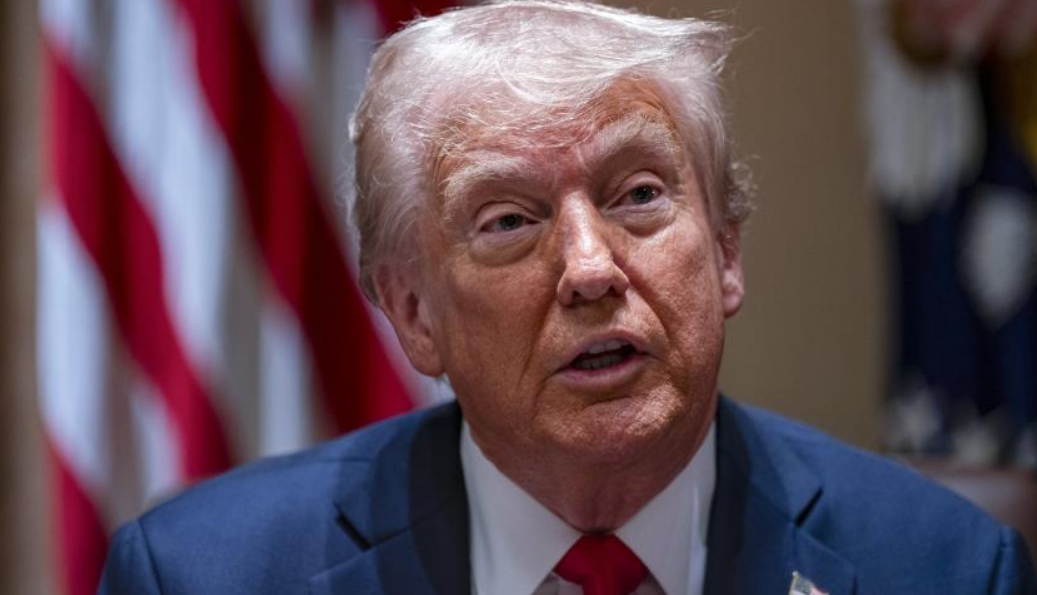 Donald Trump malade ? Une éruption cutanée sur son cou causée par "un traitement préventif pour la peau" réitère les spéculations 2 Donald Trump malade ? Une éruption cutanée sur son cou causée par "un traitement préventif pour la peau" réitère les spéculations Capture decran 2026 03 03 120136