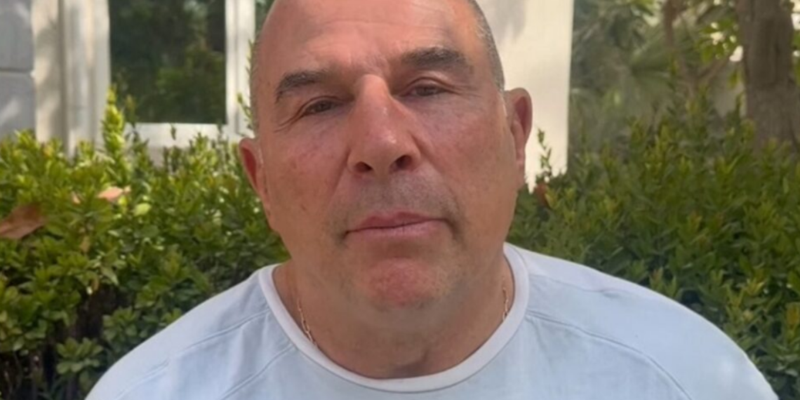 « Je ne ferai pas partie des mecs qui chialent » : bloqué à Dubaï, l’animateur Vincent Moscato s’attaque aux influenceurs