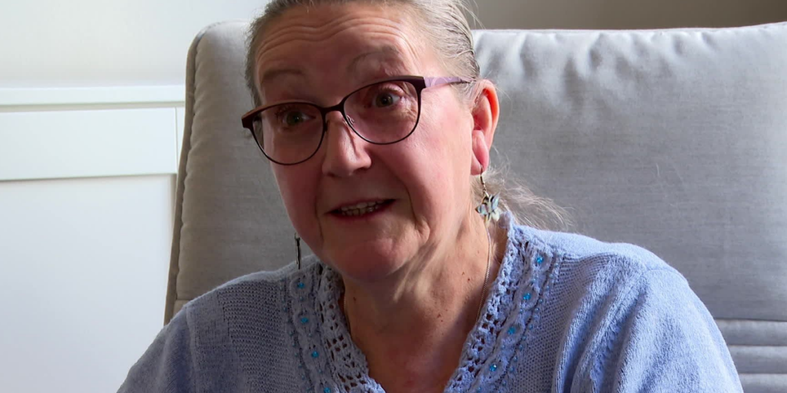 "Le verdict est tombé quand je n'ai pas pu lever la jambe pour monter dans ma voiture", raconte Dolores, atteinte d'un cancer du côlon 3 "Le verdict est tombé quand je n'ai pas pu lever la jambe pour monter dans ma voiture", raconte Dolores, atteinte d'un cancer du côlon « Le verdict est tombé quand je n’ai pas pu lever la jambe pour monter dans ma voiture », raconte Dolores, atteinte d’un cancer du côlon