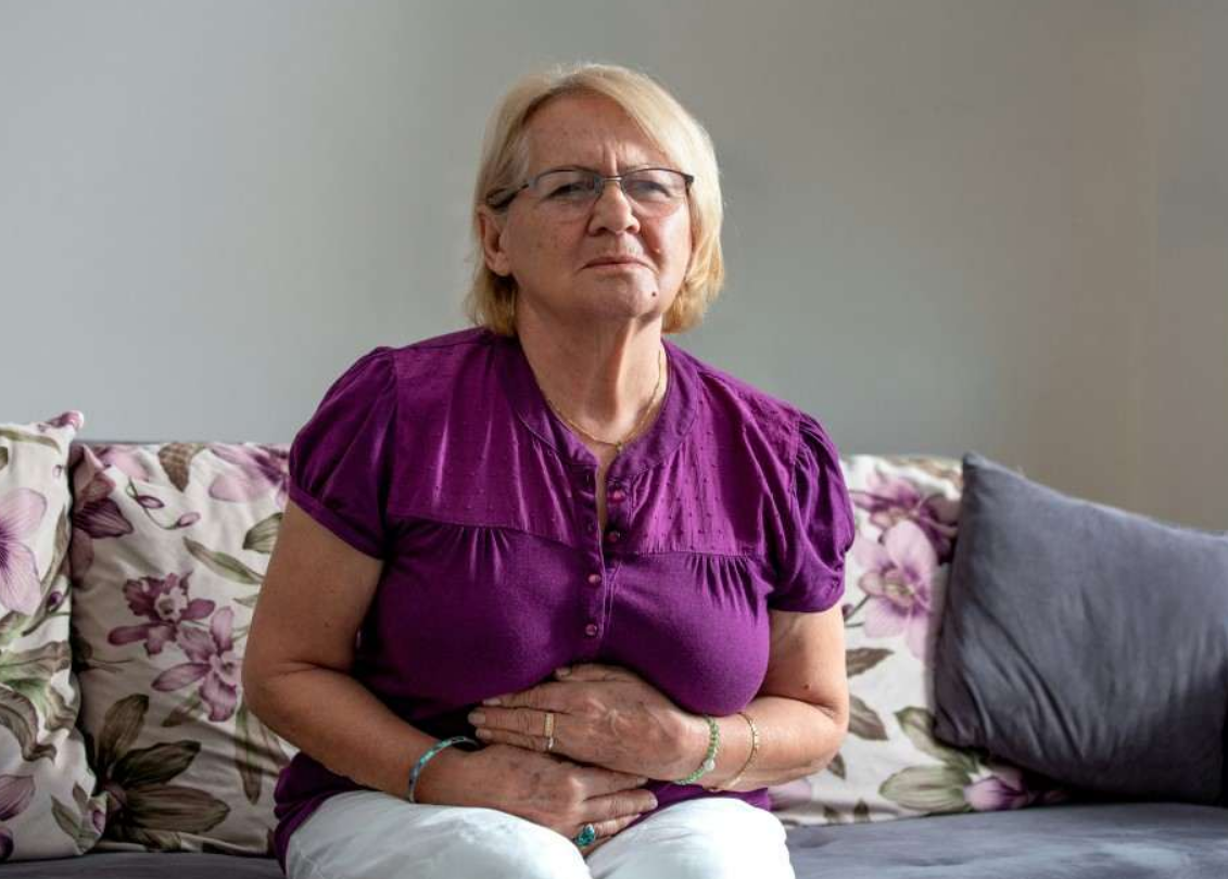 "Le verdict est tombé quand je n'ai pas pu lever la jambe pour monter dans ma voiture", raconte Dolores, atteinte d'un cancer du côlon 3 "Le verdict est tombé quand je n'ai pas pu lever la jambe pour monter dans ma voiture", raconte Dolores, atteinte d'un cancer du côlon Capture decran 2026 03 04 214353