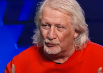 En roue libre, Patrick Sébastien tombe le bas et dévoile son service 3 pièces : “C’est pas une légende urbaine” 12 En roue libre, Patrick Sébastien tombe le bas et dévoile son service 3 pièces : “C’est pas une légende urbaine” En roue libre, Patrick Sébastien tombe le bas et dévoile son service 3 pièces : “C’est pas une légende urbaine”