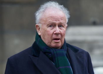 Philippe Bouvard (96 ans) cash sur sa retraite : « Pour récupérer ce que j’ai cotisé, il faudrait que je vive jusqu&rsquo;à… »