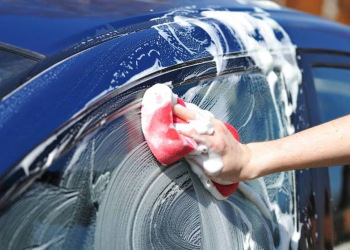 Pourquoi est-il strictement interdit de laver sa voiture chez soi, dans son garage ou son jardin ?