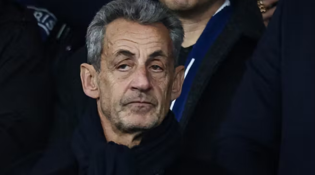 Le tribunal décide que Nicolas Sarkozy doit purger sa peine ferme