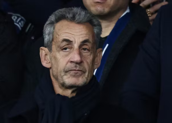 Le tribunal décide que Nicolas Sarkozy doit purger sa peine ferme