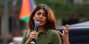 UE : Rima Hassan rappelée à l’ordre par la présidente du Parlement