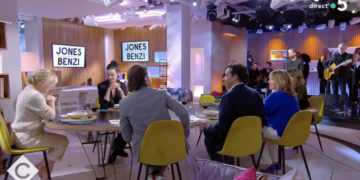 « C’est affreux ! » : Anne-Élisabeth Lemoine paniquée après une chute en direct dans « C à vous »