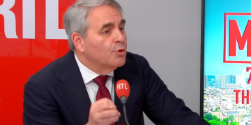 Pour Xavier Bertrand, « bien sûr » que Nicolas Sarkozy a fait une faute en déjeunant avec Jordan Bardella