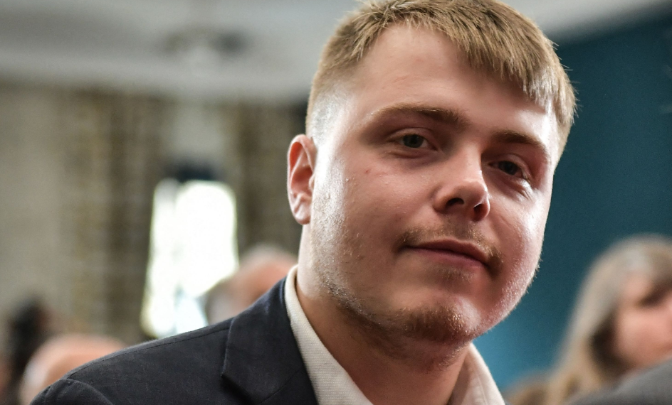 « Libre et millionnaire » : Louis Boyard attaque le policier auteur du tir contre Nahel