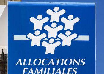 « La CAF aura accès à vos comptes bancaires dès le 15 avril 2026 » : pointées du doigt, les Allocations familiales répondent à cette vidéo virale