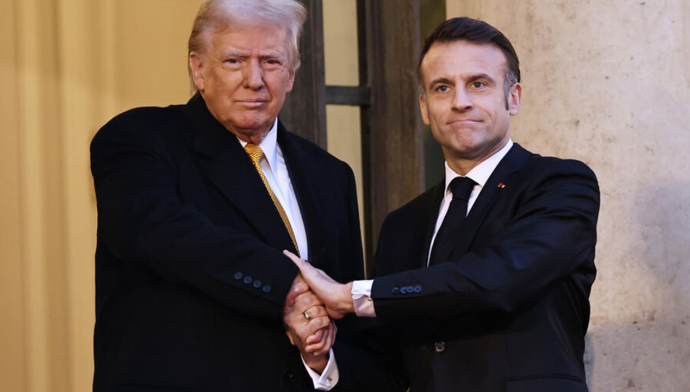 Donald Trump tacle Emmanuel Macron « bientôt renvoyé de son bureau »