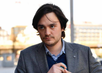 Procès des fils Delon : Alain-Fabien rappelé à l’ordre en plein tribunal pour une attitude déplacée