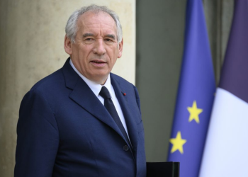 Battu à Pau, François Bayrou annonce à Emmanuel Macron qu’il redevient Premier ministre
