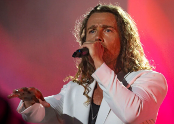 Julien Doré : « dégoûté », le chanteur obligé d’annuler sa tournée aux États-Unis et la raison est étonnante