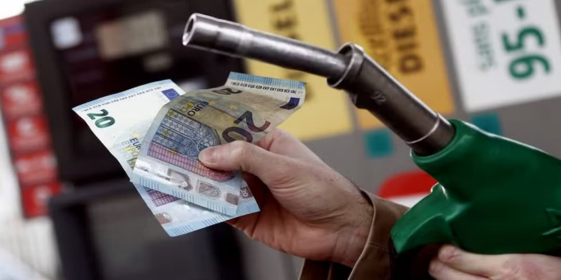 Prix du carburant : Sébastien Lecornu annonce un « chèque énergie » de 153 euros pour 3,8 millions de foyers