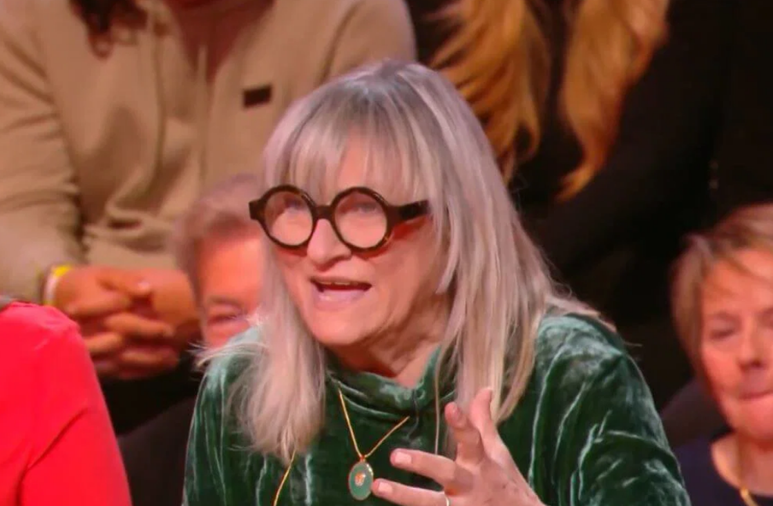 Christine Bravo Christine Bravo craque face au cercueil 2 Christine Bravo Christine Bravo craque face au cercueil Capture decran 2026 03 30 184548