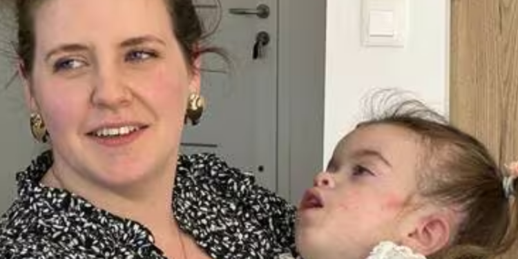 Leur fille Mia, 4 ans, est en soins palliatifs : « On se prépare à ce qu’elle parte mais on ne sera jamais prêt » 1 Leur fille Mia, 4 ans, est en soins palliatifs : « On se prépare à ce qu’elle parte mais on ne sera jamais prêt » Capture decran 2026 03 31 165207
