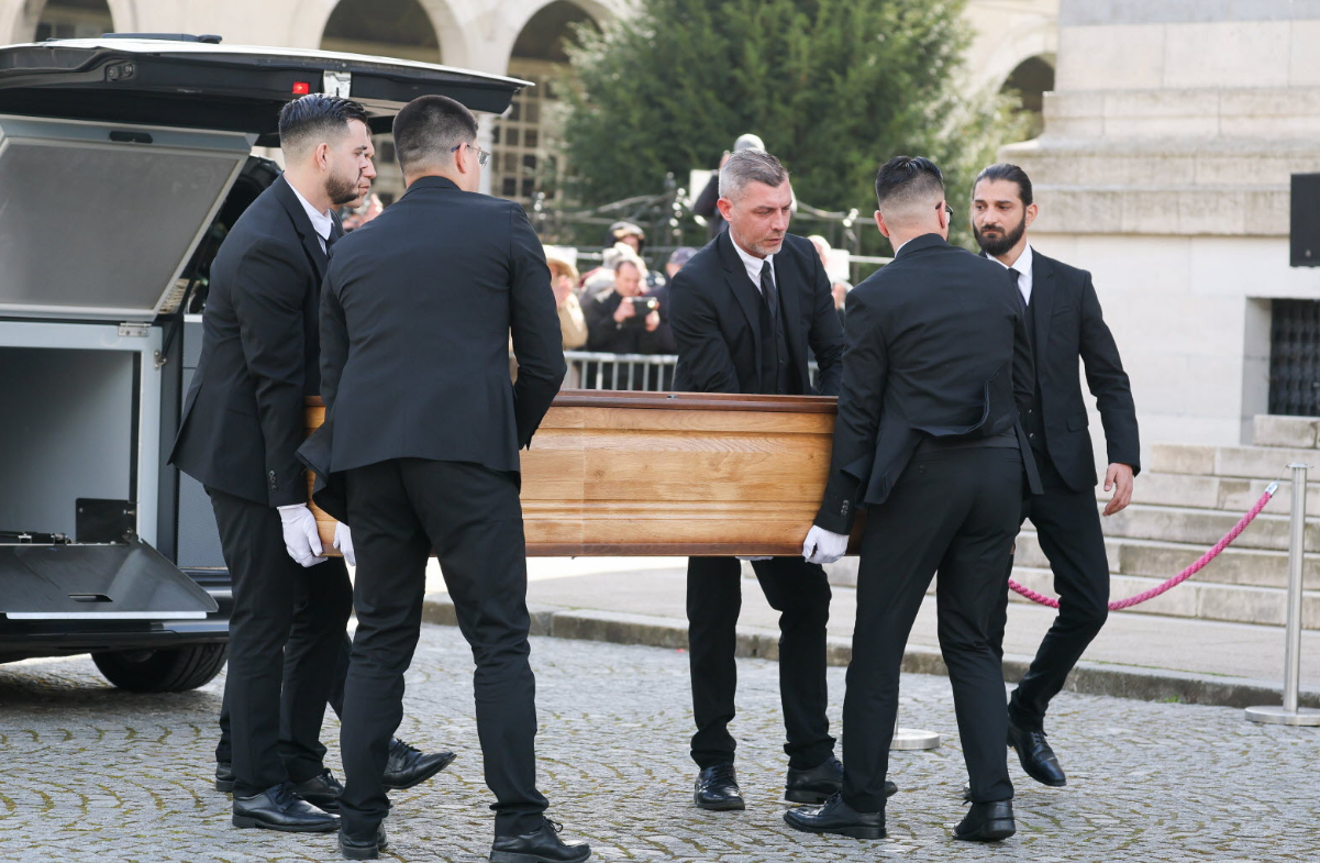 Obsèques d’Isabelle Mergault : Laurent Ruquier, Michèle Bernier, Christine Bravo, Jean-Luc Reichmann... De nombreuses personnalités venues lui rendre hommage 3 Obsèques d’Isabelle Mergault : Laurent Ruquier, Michèle Bernier, Christine Bravo, Jean-Luc Reichmann... De nombreuses personnalités venues lui rendre hommage Capture decran 2026 03 31 171935