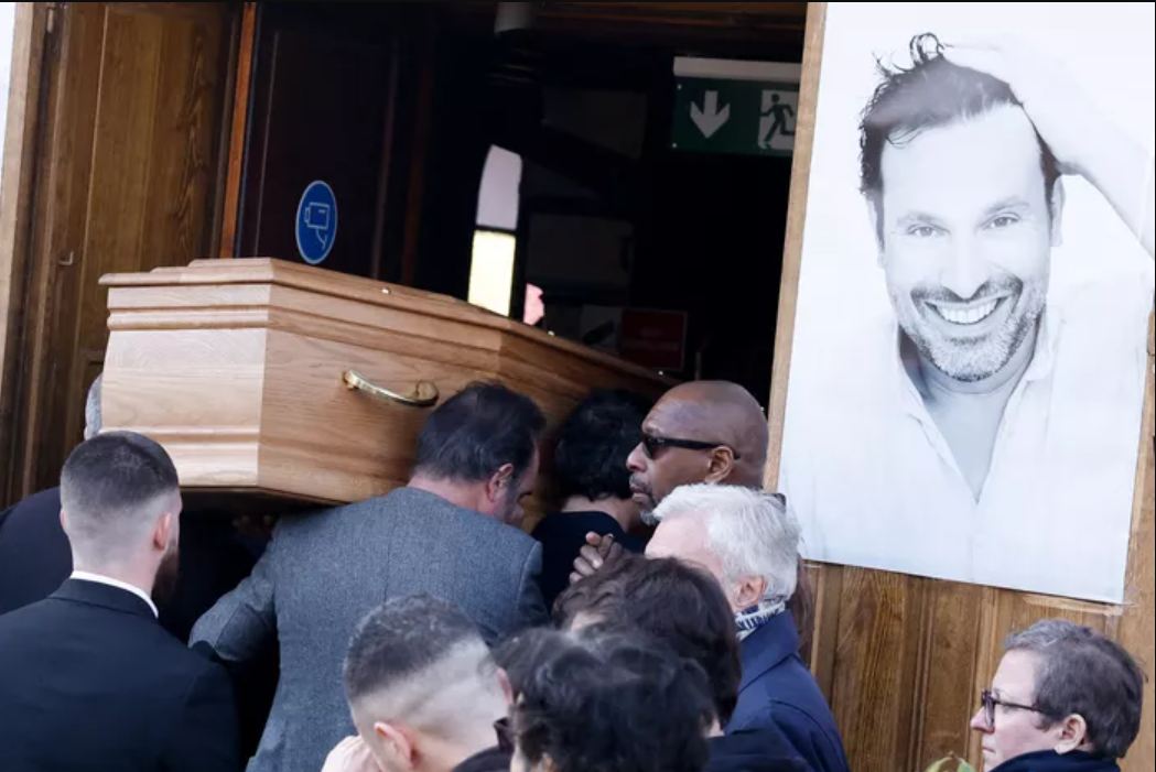 Bruno Salomone : en pleine cérémonie, cette blague d’Éric Collado a amusé l’assemblée 2 Bruno Salomone : en pleine cérémonie, cette blague d’Éric Collado a amusé l’assemblée omJNTKsj5P