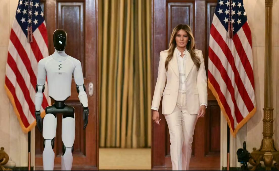 Etats-Unis : Le temps d'un évènement, un robot remplace Donald Trump auprès de Melania 4 Etats-Unis : Le temps d'un évènement, un robot remplace Donald Trump auprès de Melania