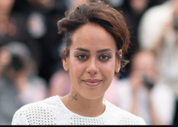 Amel Bent grassement payée pour les Enfoirés ?
