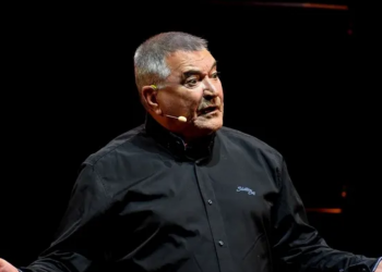 « Il avait beaucoup de mal à parler »… Jean-Marie Bigard hospitalisé en urgence après avoir perdu connaissance