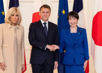 « Elle joue assez mal » : l’attitude de Brigitte Macron face à Sanae Takaichi intrigue