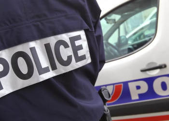 Son épouse succombe à ses blessures sur le trottoir : un réalisateur de « Joséphine, ange gardien » et « Camping Paradis » placé en garde à vue