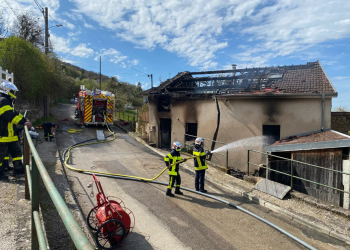 Une fille de 9 ans et son père perds la vie dans l&rsquo;incendie de leur maison