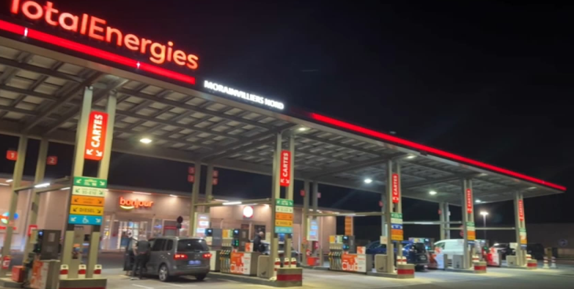 Totalenergies prolonge les remises sur le carburant, l&rsquo;essence maintenue à 1,99 € le litre et le gazole relevé à 2,25 €