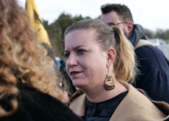 « Nous ne baisserons pas la tête » : Mathilde Panot, députée LFI du Val-de-Marne, menacée de…