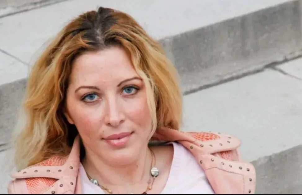 Obsèques de Loana : la discrète apparition de sa fille Mindy touche les internautes 2 Obsèques de Loana : la discrète apparition de sa fille Mindy touche les internautes Capture decran 2026 04 09 231758