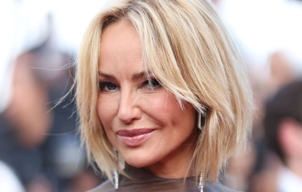 Une peau toute lisse à 54 ans : Adriana Karembeu dévoile son soin chouchou pour un visage sans rides 4 Une peau toute lisse à 54 ans : Adriana Karembeu dévoile son soin chouchou pour un visage sans rides Capture decran 2026 04 10 212010