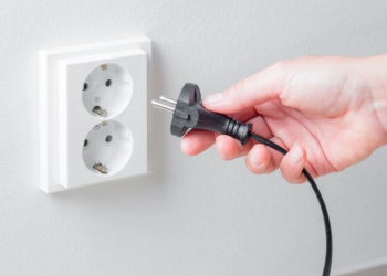 La prise électrique classique c’est fini : voici la nouvelle prise à installer sans travaux qui la remplace en 2026