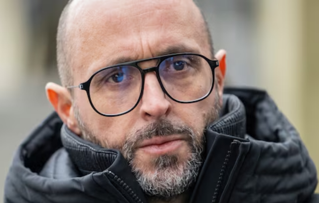 Incendie de Crans-Montana : dispensé d’audition pour raisons médicales, le propriétaire Jacques Moretti surpris en train de... 4 Incendie de Crans-Montana : dispensé d’audition pour raisons médicales, le propriétaire Jacques Moretti surpris en train de... Capture decran 2026 04 13 211525