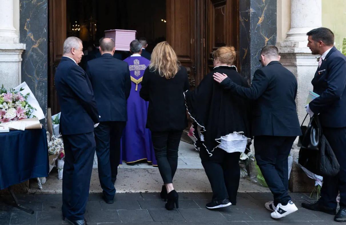 Décès de Loana : après ses obsèques, un "survivant" retrouvé dans son appartement à Nice 4 Décès de Loana : après ses obsèques, un "survivant" retrouvé dans son appartement à Nice Capture decran 2026 04 14 120411