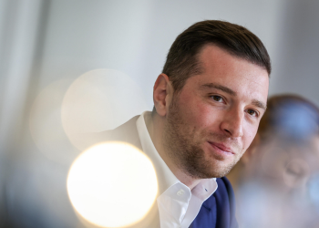 « Jordan Bardella (30 ans) plus fort que Nicolas Sarkozy, nouveau record enregistré pour « l&rsquo;homme fort du RN »