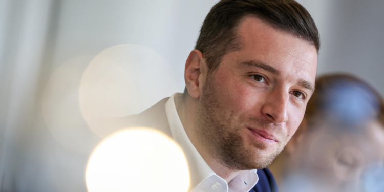 "Jordan Bardella (30 ans) plus fort que Nicolas Sarkozy, nouveau record enregistré pour "l'homme fort du RN" 1 "Jordan Bardella (30 ans) plus fort que Nicolas Sarkozy, nouveau record enregistré pour "l'homme fort du RN" Capture decran 2026 04 14 121302 1