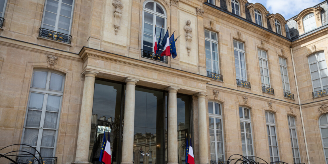 Des policiers à l'Elysée dans le cadre d'une enquête pour "favoritisme", "prise illégale d'intérêt", "corruption" et "trafic d'influence" 3 Des policiers à l'Elysée dans le cadre d'une enquête pour "favoritisme", "prise illégale d'intérêt", "corruption" et "trafic d'influence" Des policiers à l’Elysée dans le cadre d’une enquête pour « favoritisme », « prise illégale d’intérêt », « corruption » et « trafic d’influence »