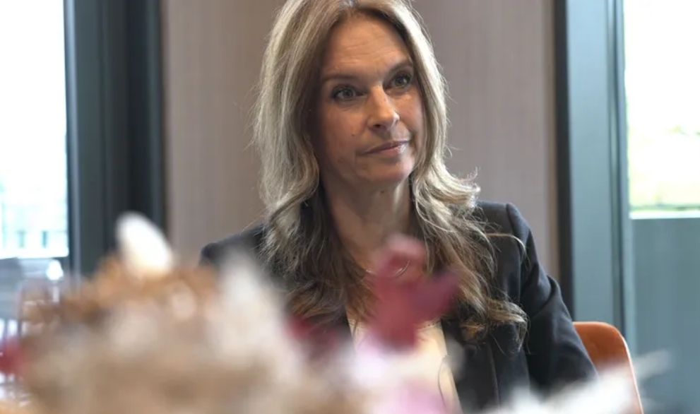 "Nous sommes ses proies" : Karine Viseur, qui a porté plainte contre Patrick Bruel, s’exprime au JT de TF1 2 "Nous sommes ses proies" : Karine Viseur, qui a porté plainte contre Patrick Bruel, s’exprime au JT de TF1 Capture decran 2026 04 16 133528