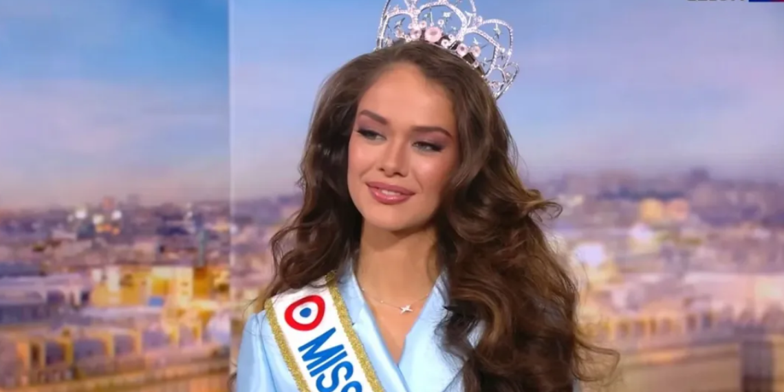 « C’est honteux », Hinaupoko Deveze pose avec un élu RN, le président de la société Miss France lui demande de supprimer la photo illico presto