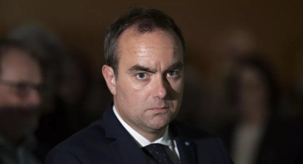 Sébastien Lecornu endetté et à découvert : la surprise en épluchant ses comptes !