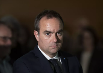 Sébastien Lecornu endetté et à découvert : la surprise en épluchant ses comptes !