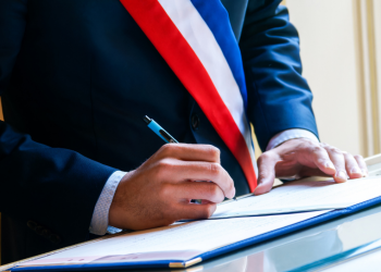 Fraîchement élu, ce maire augmente considérablement ses indemnités… et l&rsquo;assume pleinement !