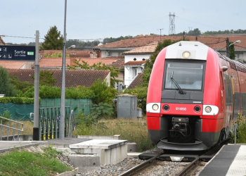 Un agent de la SNCF perd la ville après s’être jeté sous un train liO en marche, une enquête ouverte